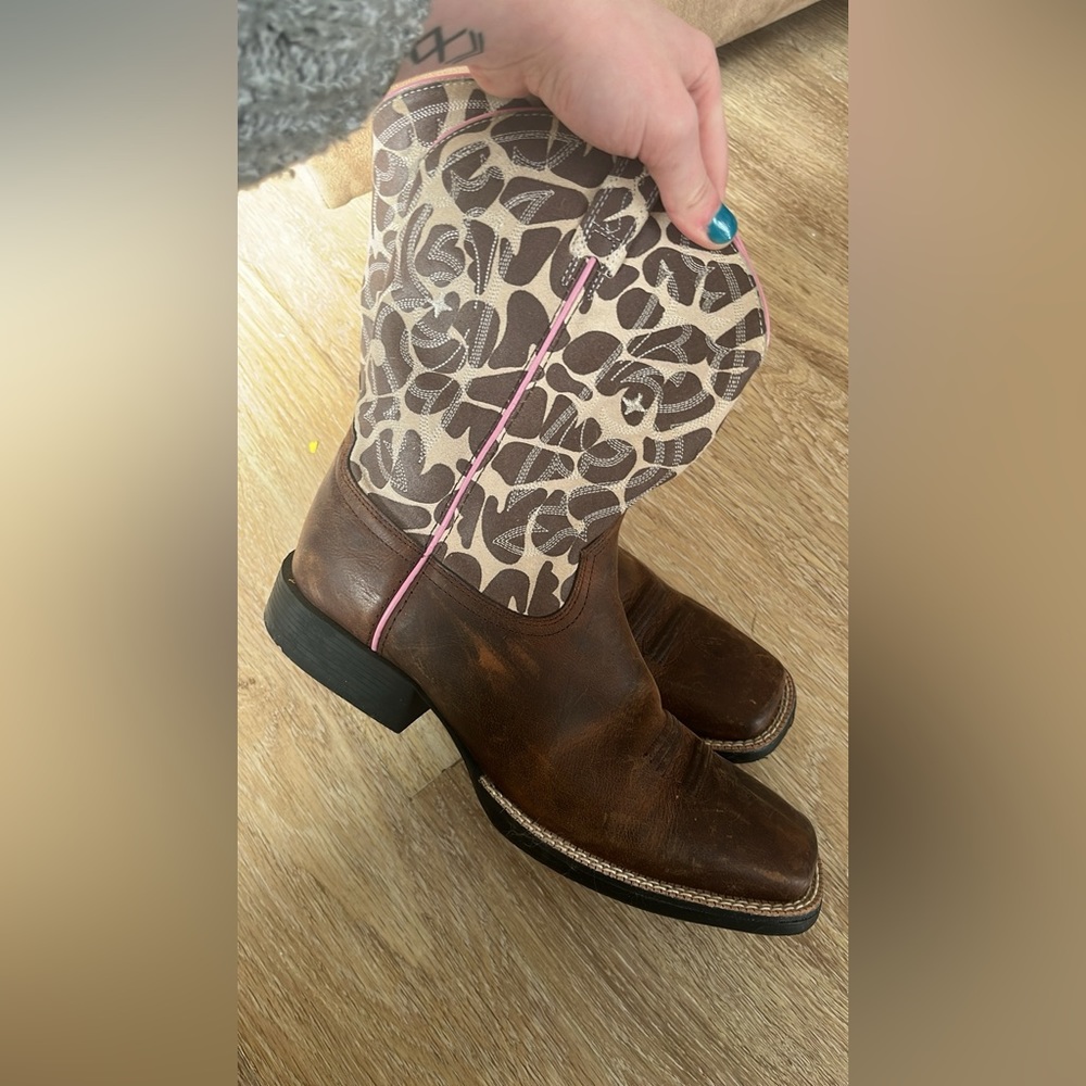Ariat size 7 women’s